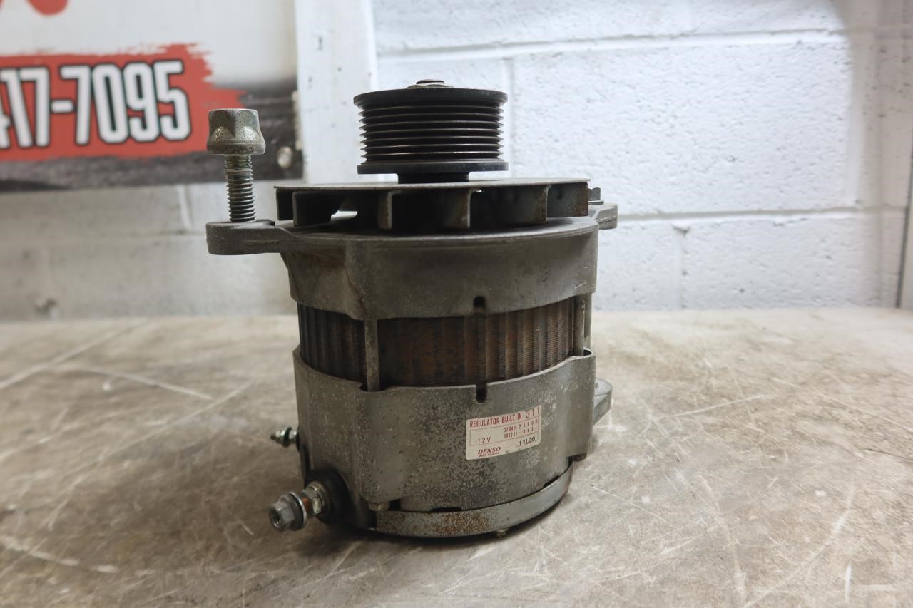 27040-2560B Nissan UD Diesel 3300 Alternator 101211-8431