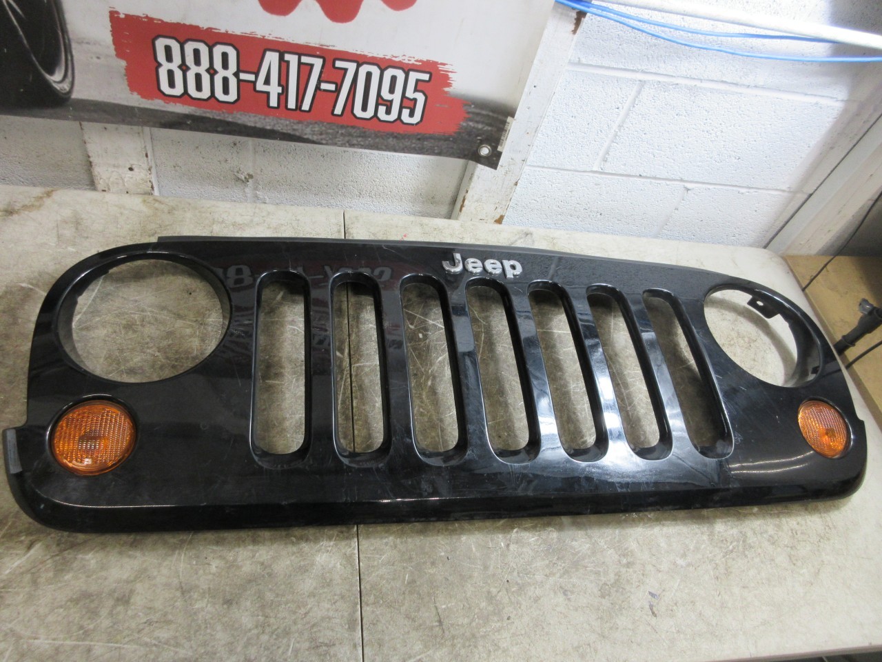 2007-2018 Jeep Wrangler JK OEM Grille Silver PX8 68046306