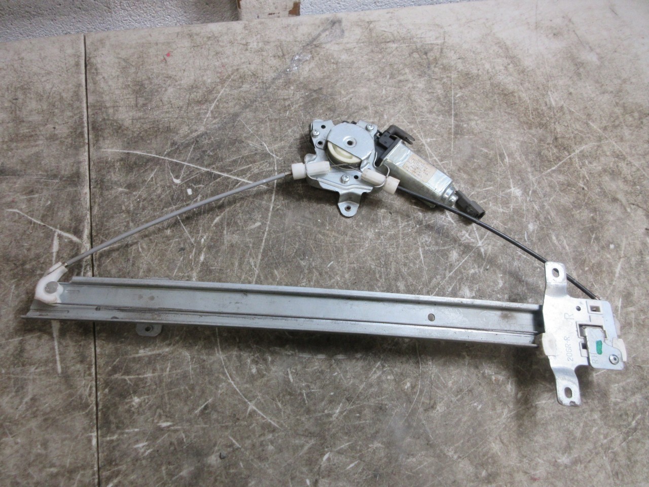 Nissan UD3300 RH Right Door Window Regulator Motor 80730-30Z04 NEW