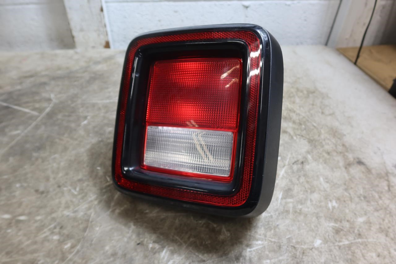 2018-2023 Jeep Wrangler JL OEM Rear Right Passenger Tail Light Lamp 55112890