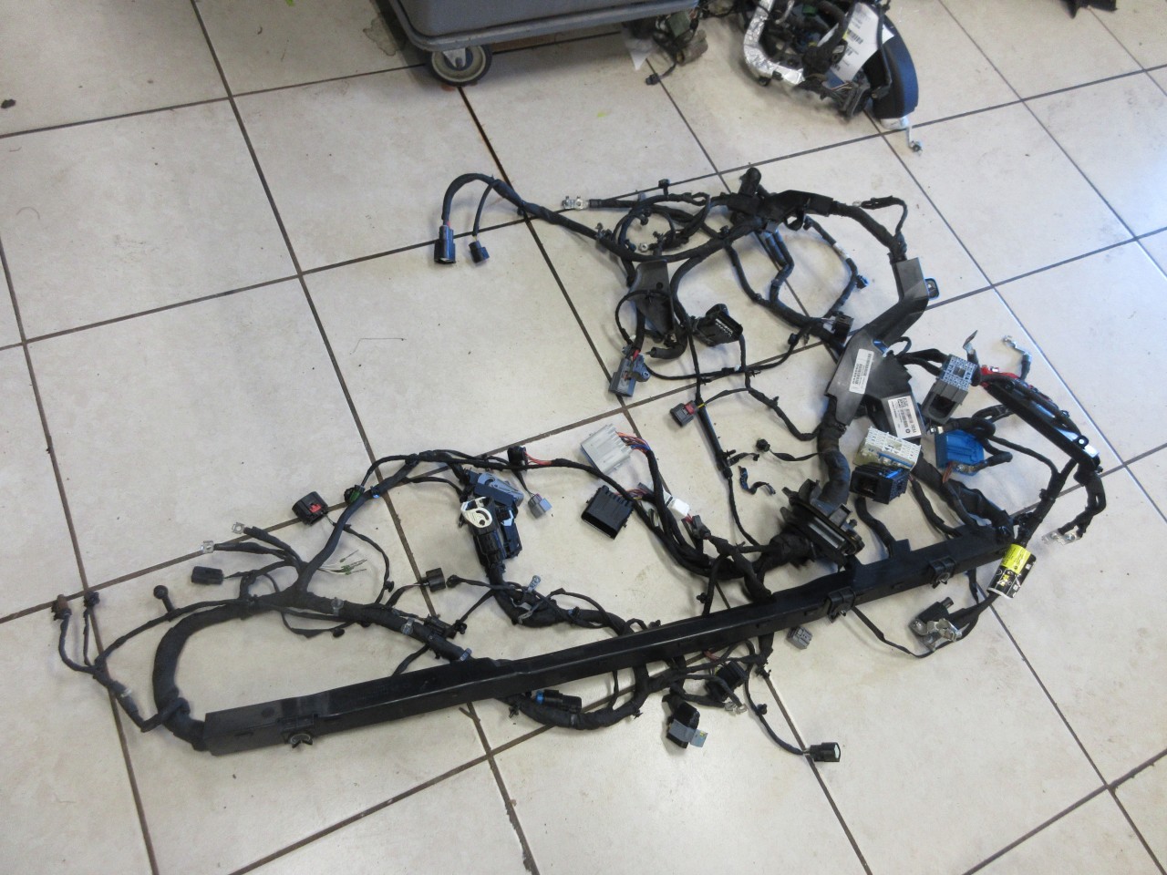 2024 Jeep Wrangler JL Sport OEM Dash Wiring Harness 68627702