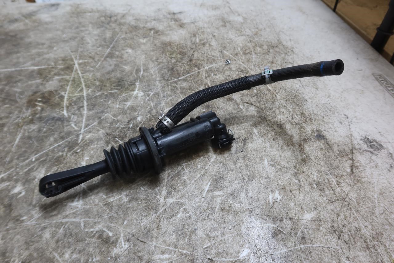 2018-2026 Jeep Wrangler JL OEM Manual Trans Clutch Master Cylinder 04581905