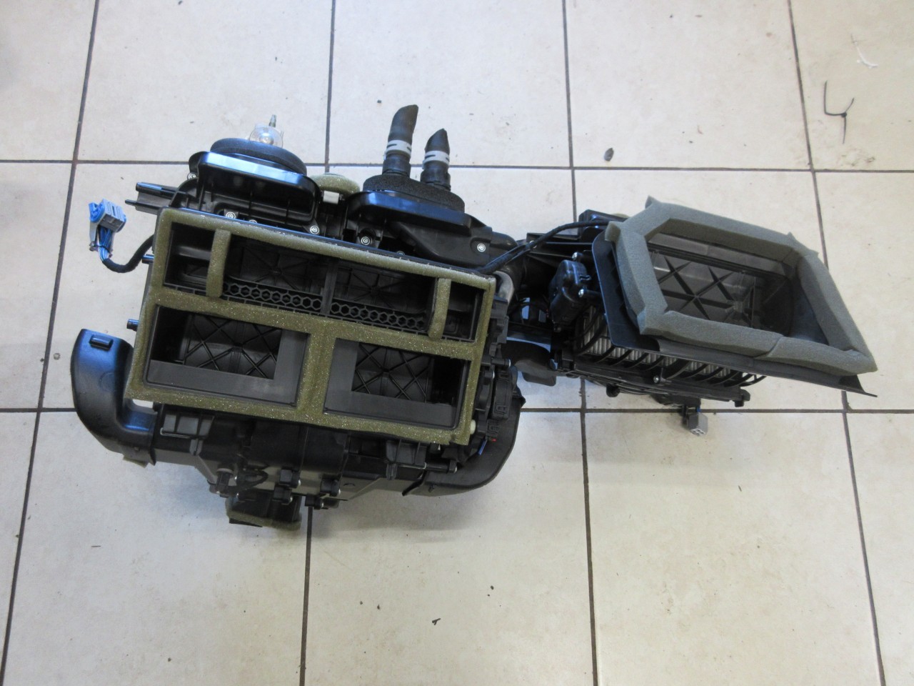 2018-2026 Jeep Wrangler JL OEM AC Heater Core Blower Housing Box 68301866