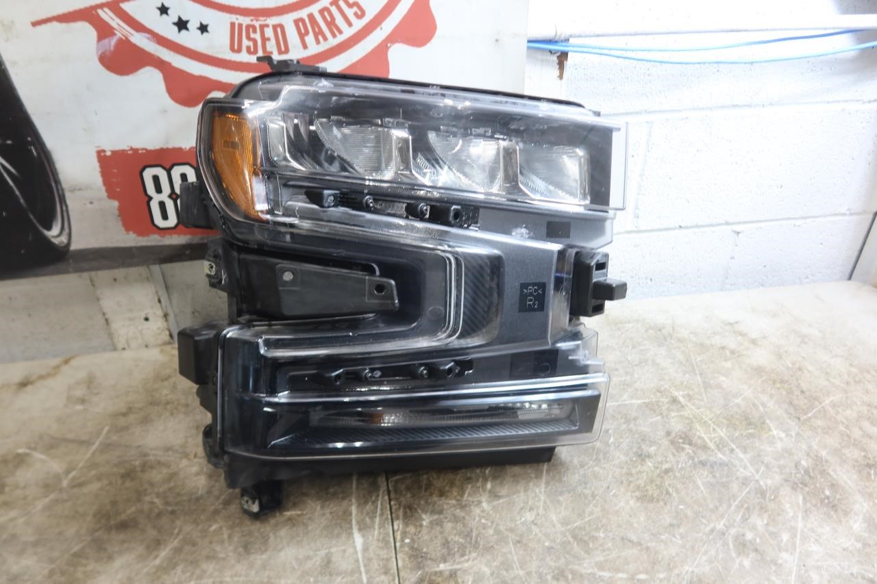2019-2022 Chevy Silverado OEM Right RH Passenger Headlight LED 84621851