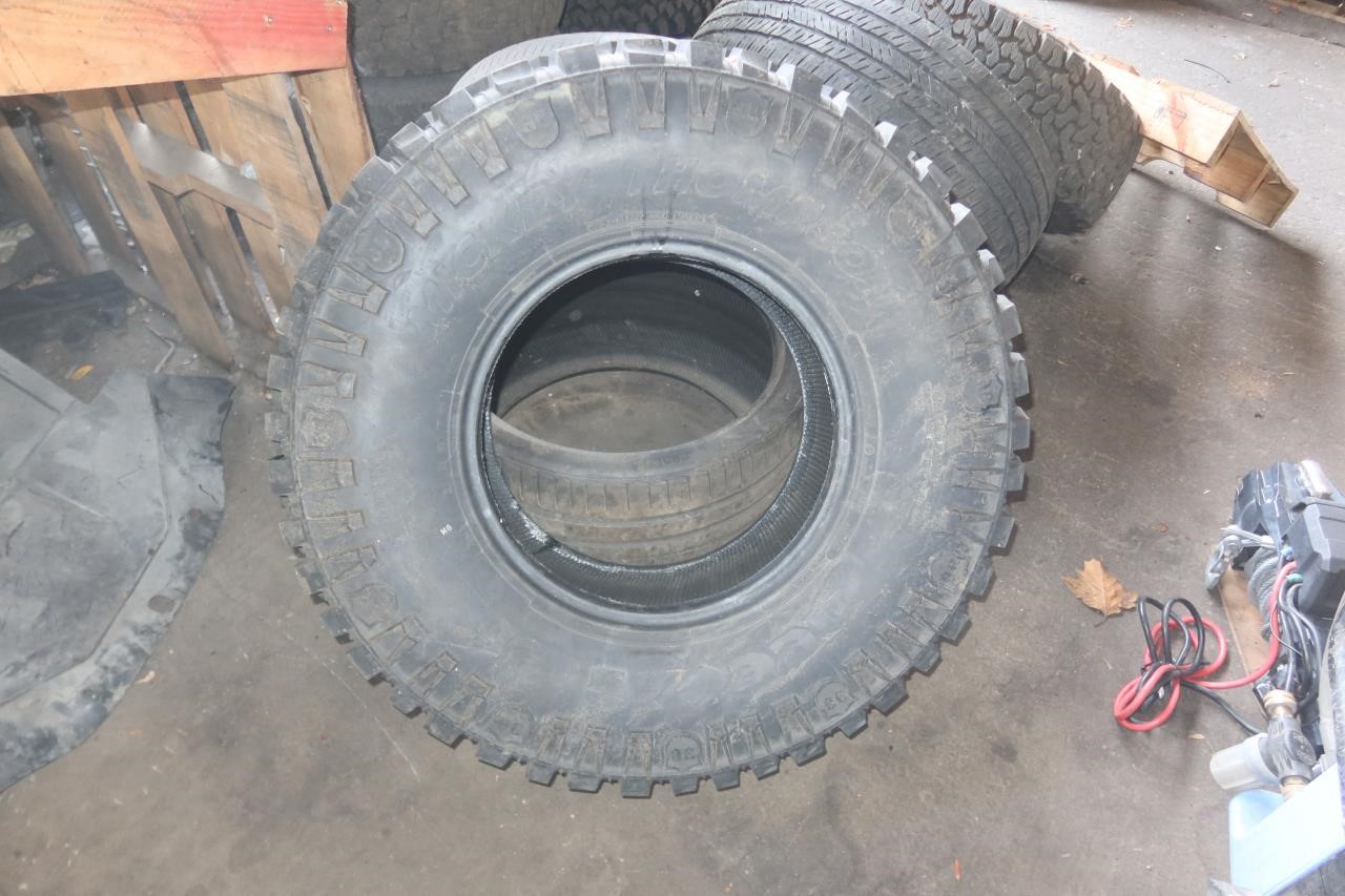 Single Tire - Mickey Thompson Deegan 38 M+S - 37x12.50R17