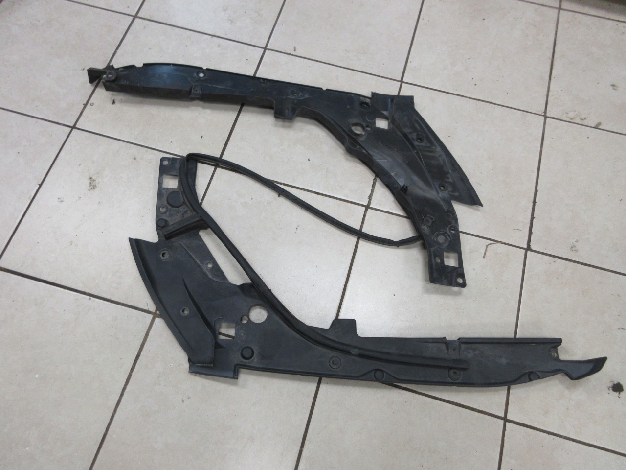 16-2023 Dodge Durango OEM Front Left & Right Closeout Panel Pair 68277369 / 68277378