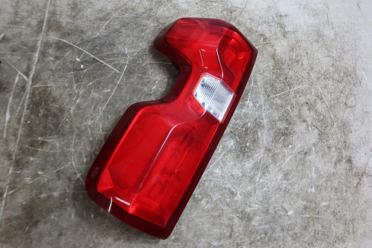 2019-2024 Chevy Silverado 1500 OEM Right RH Passenger Tail Light 84678149