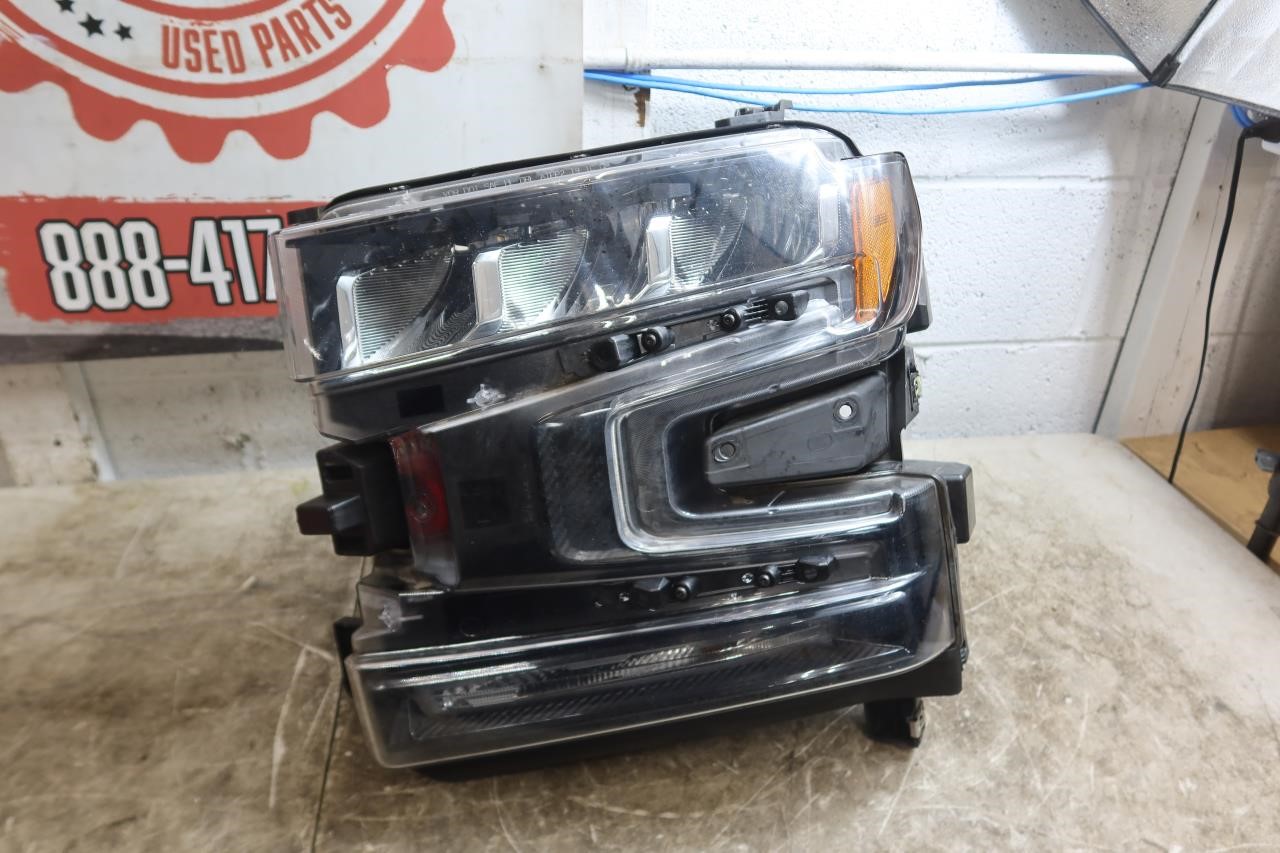2019-2022 Chevy Silverado OEM Left LH Driver Headlight LED 84621850