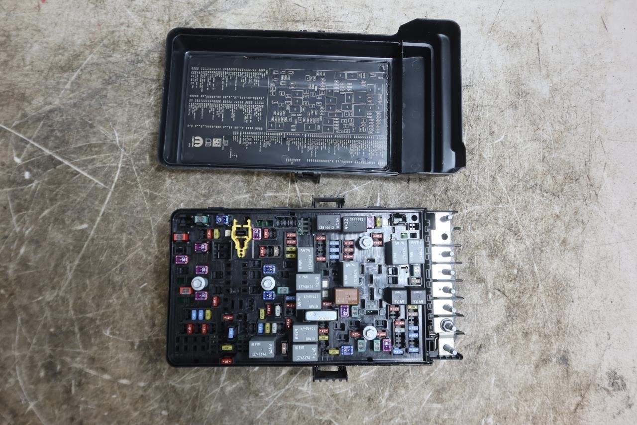 2021 Jeep Wrangler JL 3.6L OEM Engine Fuse Box Relay Junction 68481782