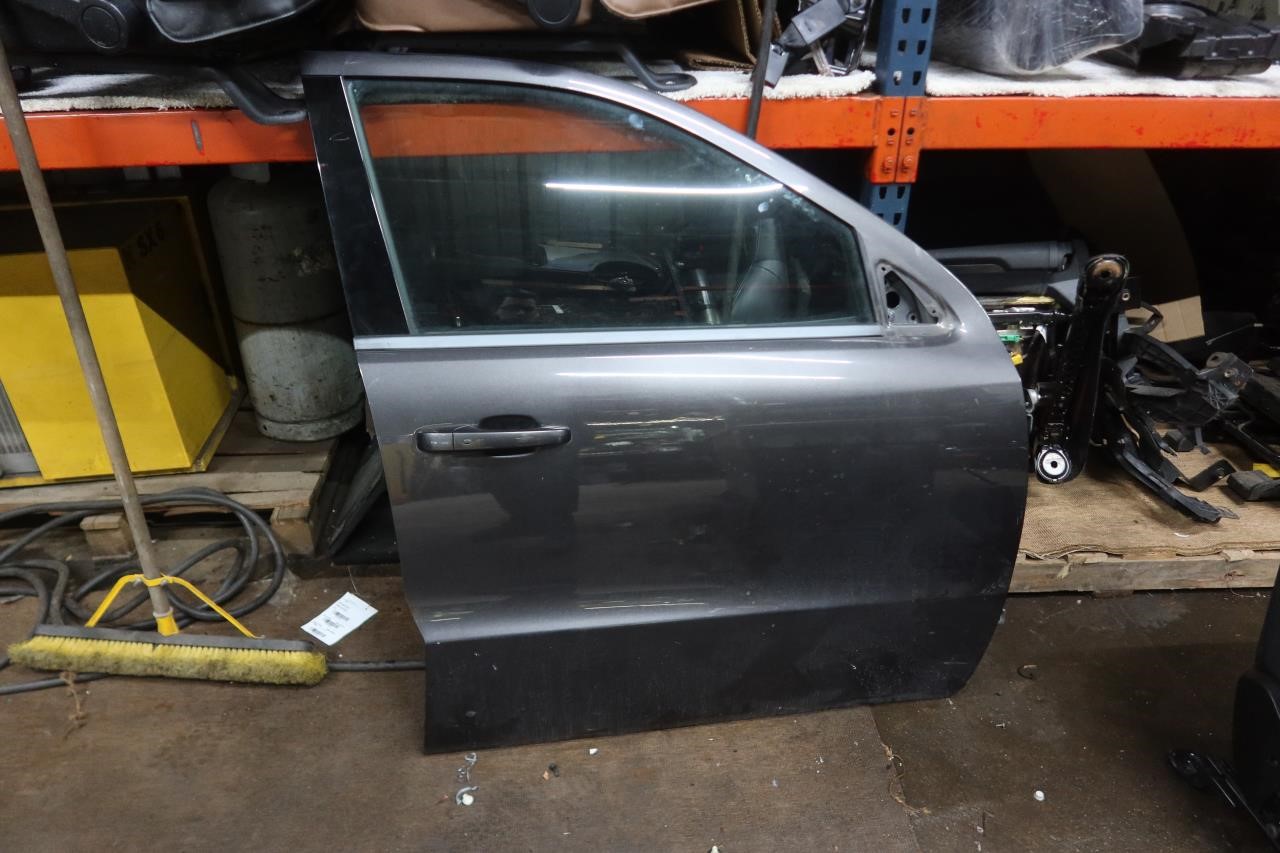 2011-2022 Dodge Durango OEM Front Right Passenger Door Assembly 55369462