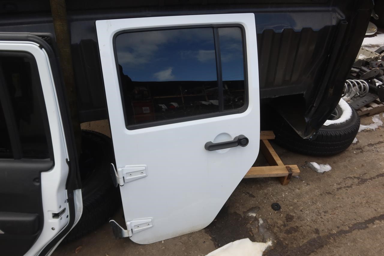 2011-2018 Jeep Wrangler JK JKU OEM Rear Left Driver Side Door PW7 68079599