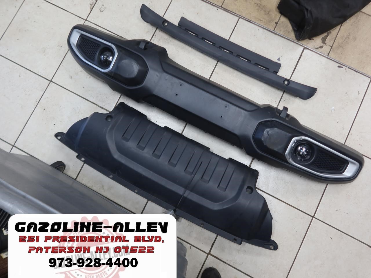 2018-2026 Jeep Wrangler JL Sahara OEM Front Bumper Complete 6BU44RXFAB