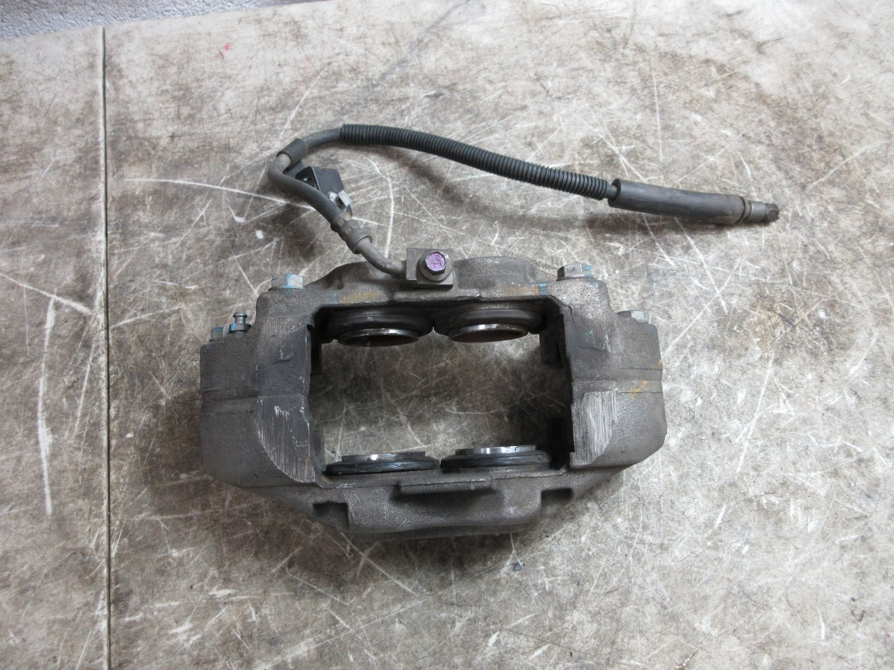 2019-2025 Chevy Silverado OEM Front Left LH Passenger Brake Caliper 84693641