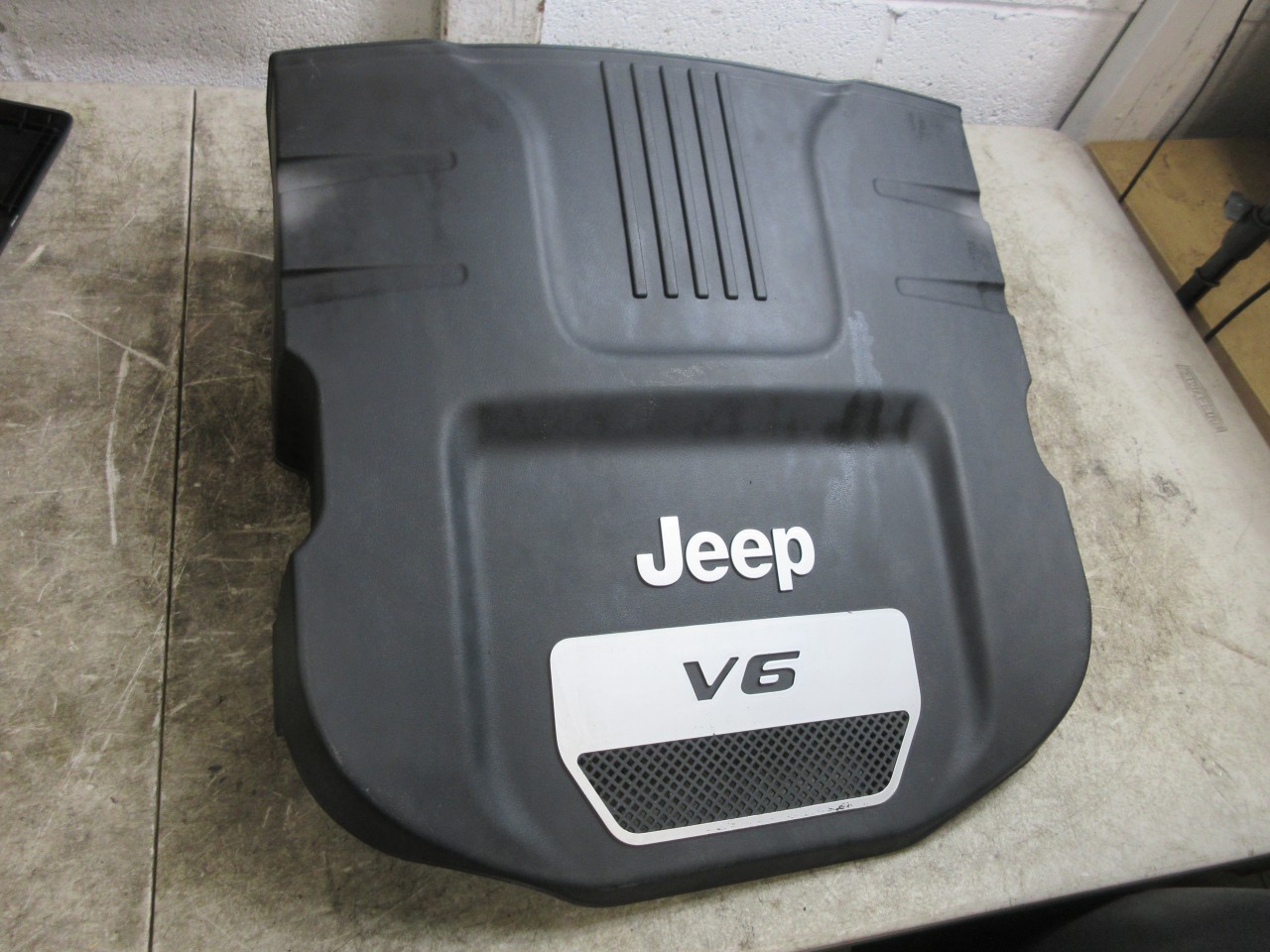2012-2018 Jeep Wrangler JK JKU 3.6L V6 Engine Cover OEM Mopar 04861821