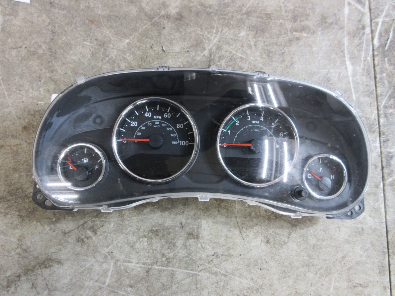 14-2018 Jeep Wrangler JK OEM Instrument Panel Cluster Speedometer 56054391