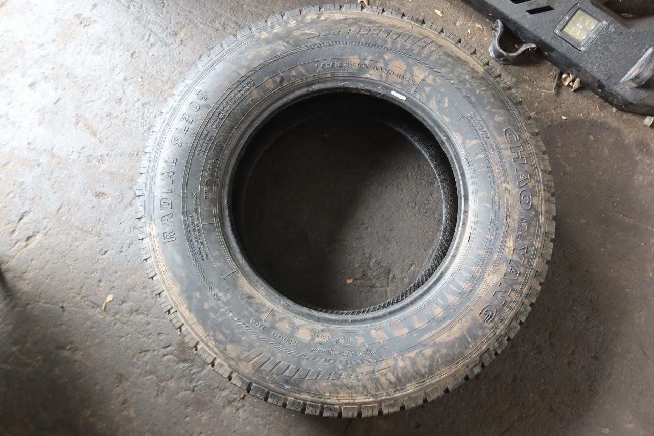 Chao Yang LT235/80R17 Radial SL309 Single Tire Used