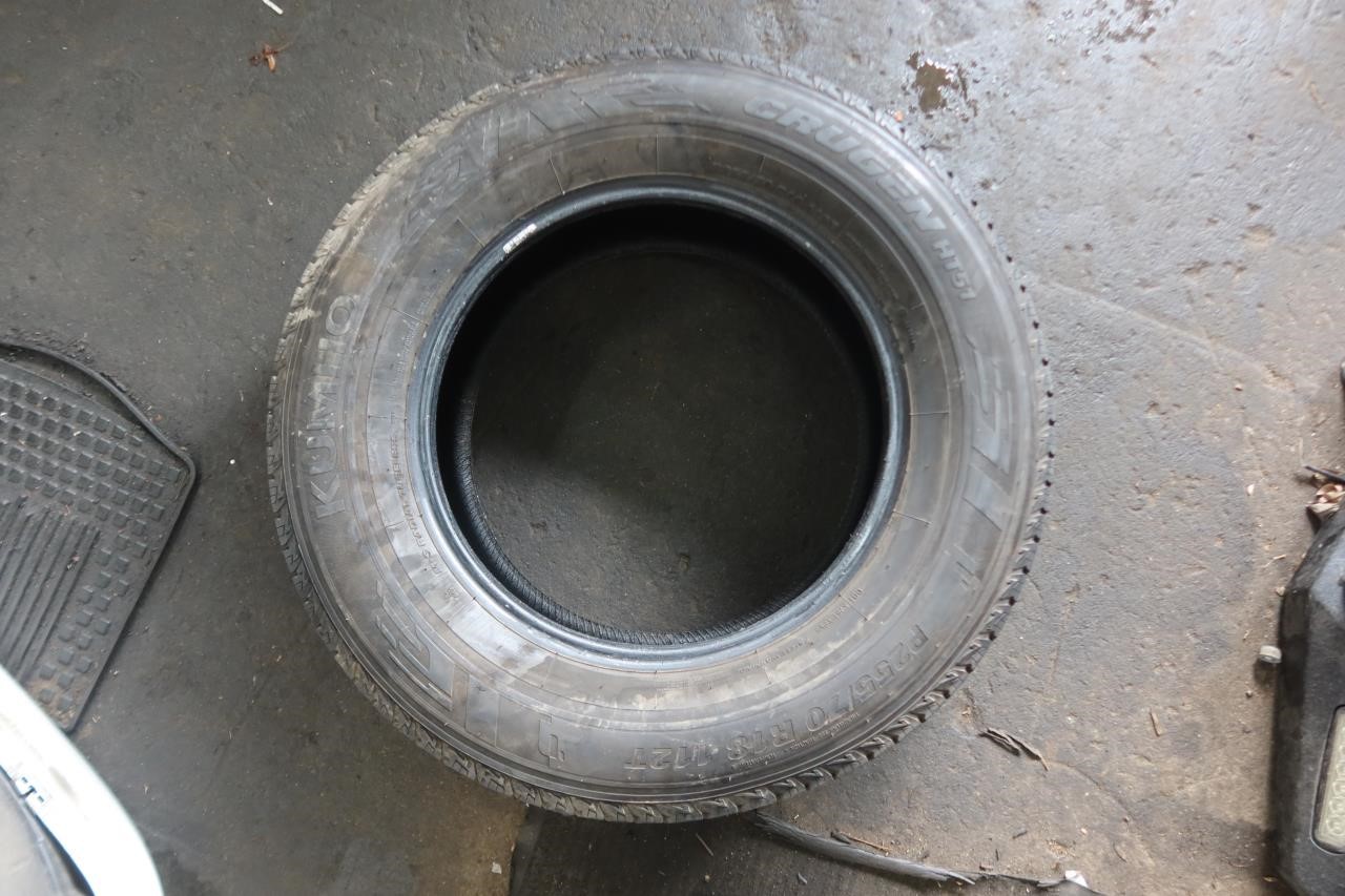 Kumho Crugen HT51 255/70R18 112T Single Used Tire 
