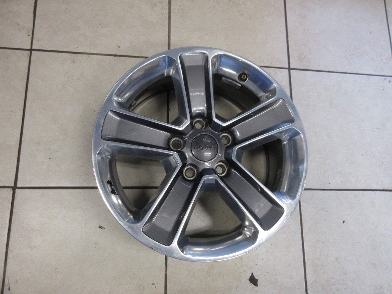 2018-2023 Jeep Wrangler JL Sahara OEM Wheel Single 18x7-1/2 6BZ41DX9AA