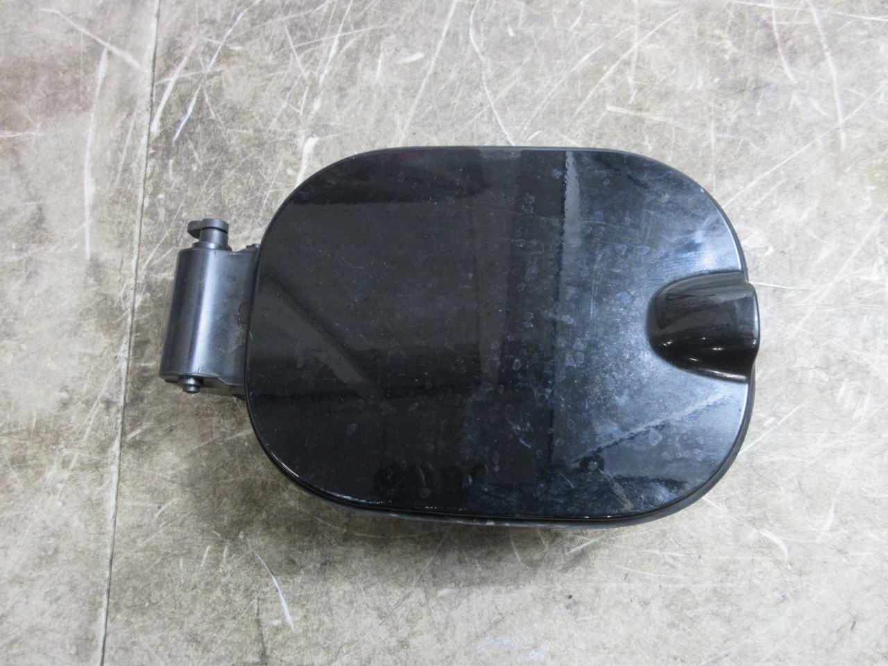 2019-2025 Chevy Silverado OEM Fuel Tank Filler Housing 84745944 