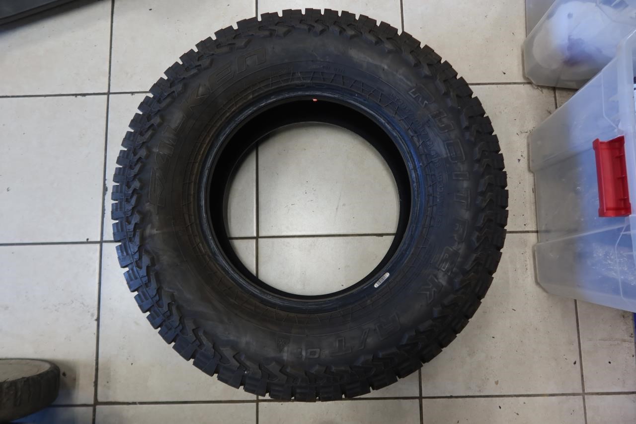 Falken Rubitrek A/T 285 70 R17 Single Tire Used