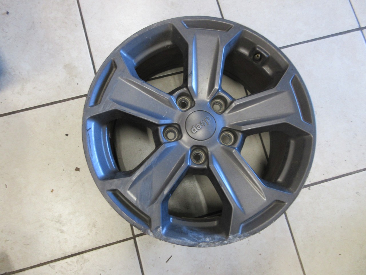 17-18 Jeep Wrangler JK Rubicon Recon OEM Wheel Single 17x7.5 Gray 6ED73