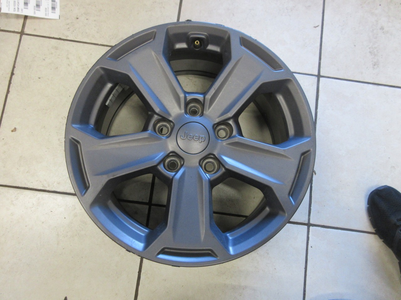 17-18 Jeep Wrangler JK Rubicon Recon OEM Wheel Single 17x7.5 Gray 6ED73