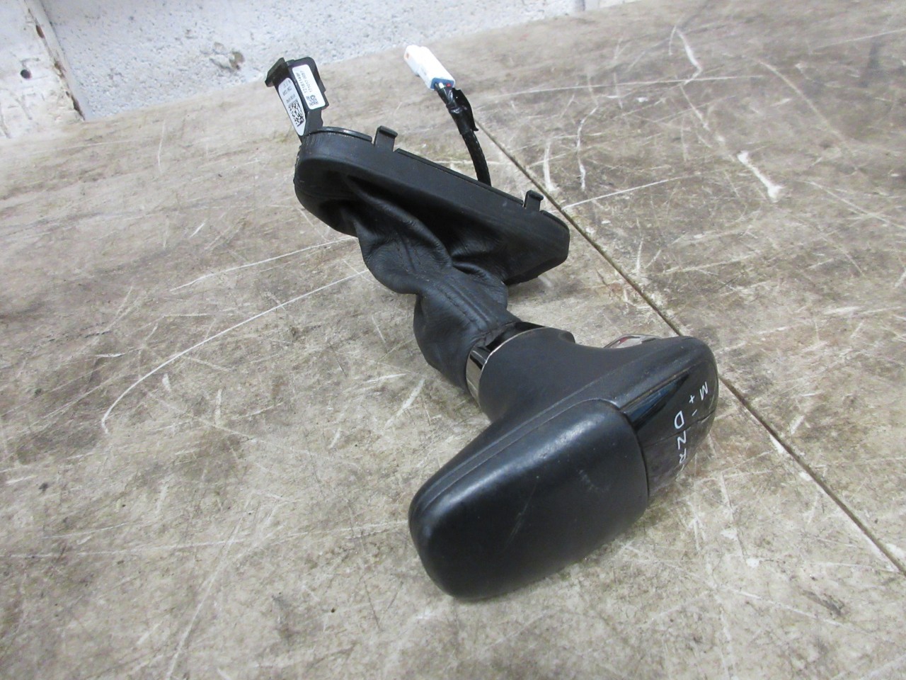 2018-2020 Dodge Durango OEM Gearshift Boot And Knob 6FE061XPAE