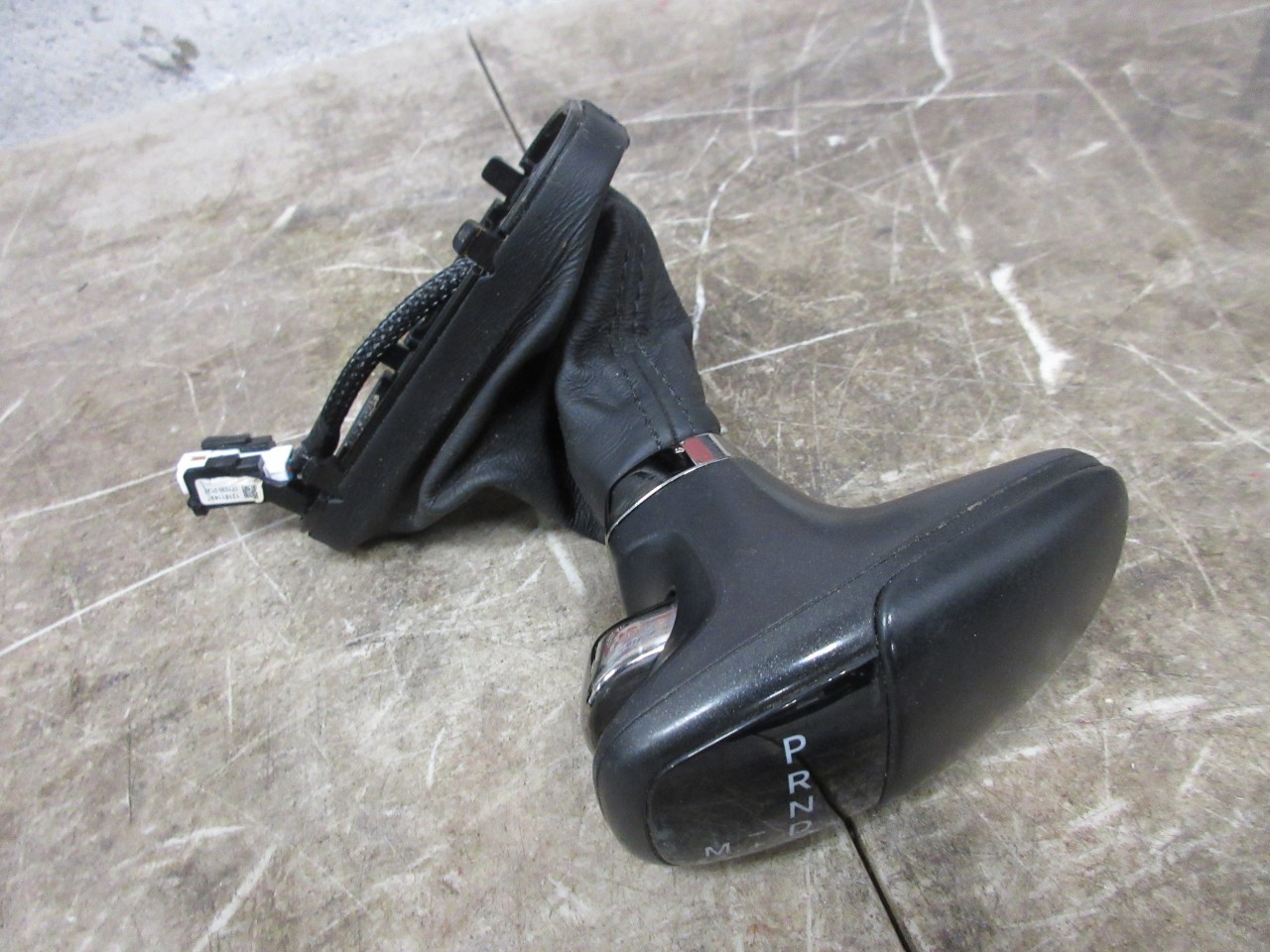 2018-2020 Dodge Durango OEM Gearshift Boot And Knob 6FE061XPAE