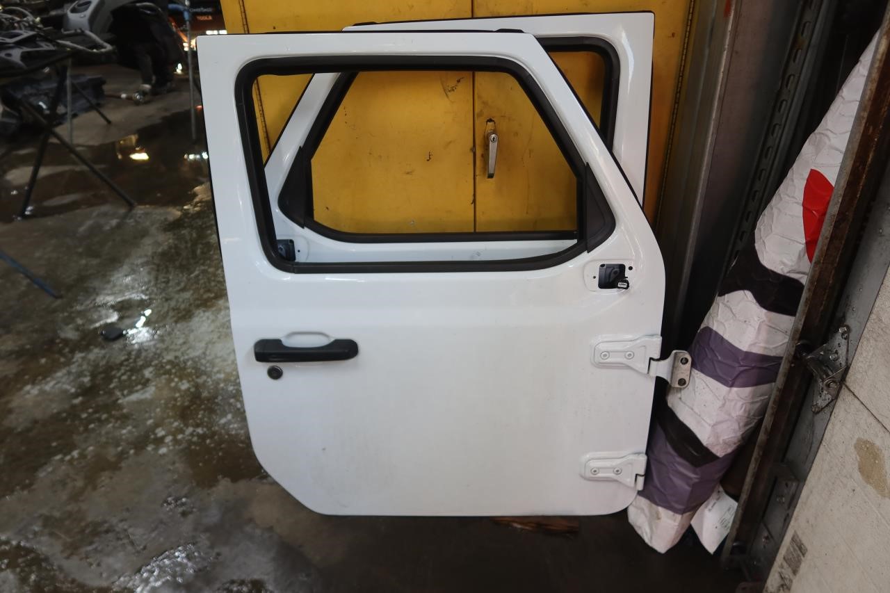 2018-2026 Jeep Wrangler Gladiator OEM Front Right Passenger Door 68281910