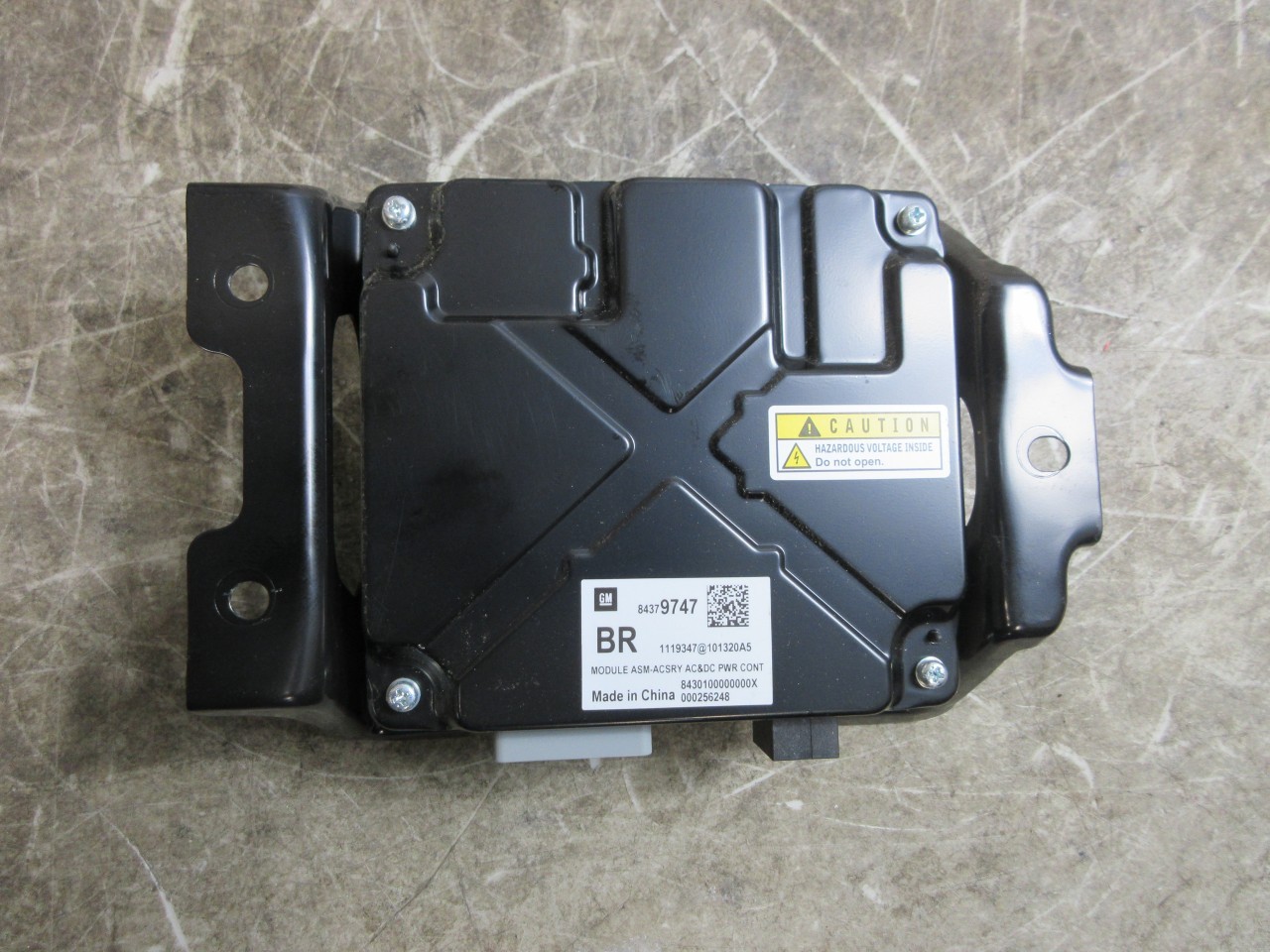 2019-2023 Chevy Silverado OEM AC & DC Power Control Module 84379747