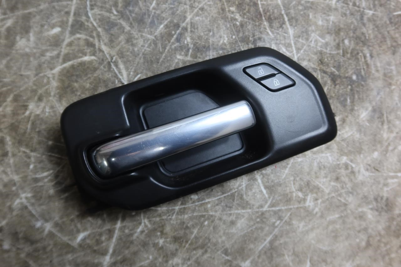 2019-2025 Chevy Silverado OEM Front Left LH Driver Interior Door Handle 84640955