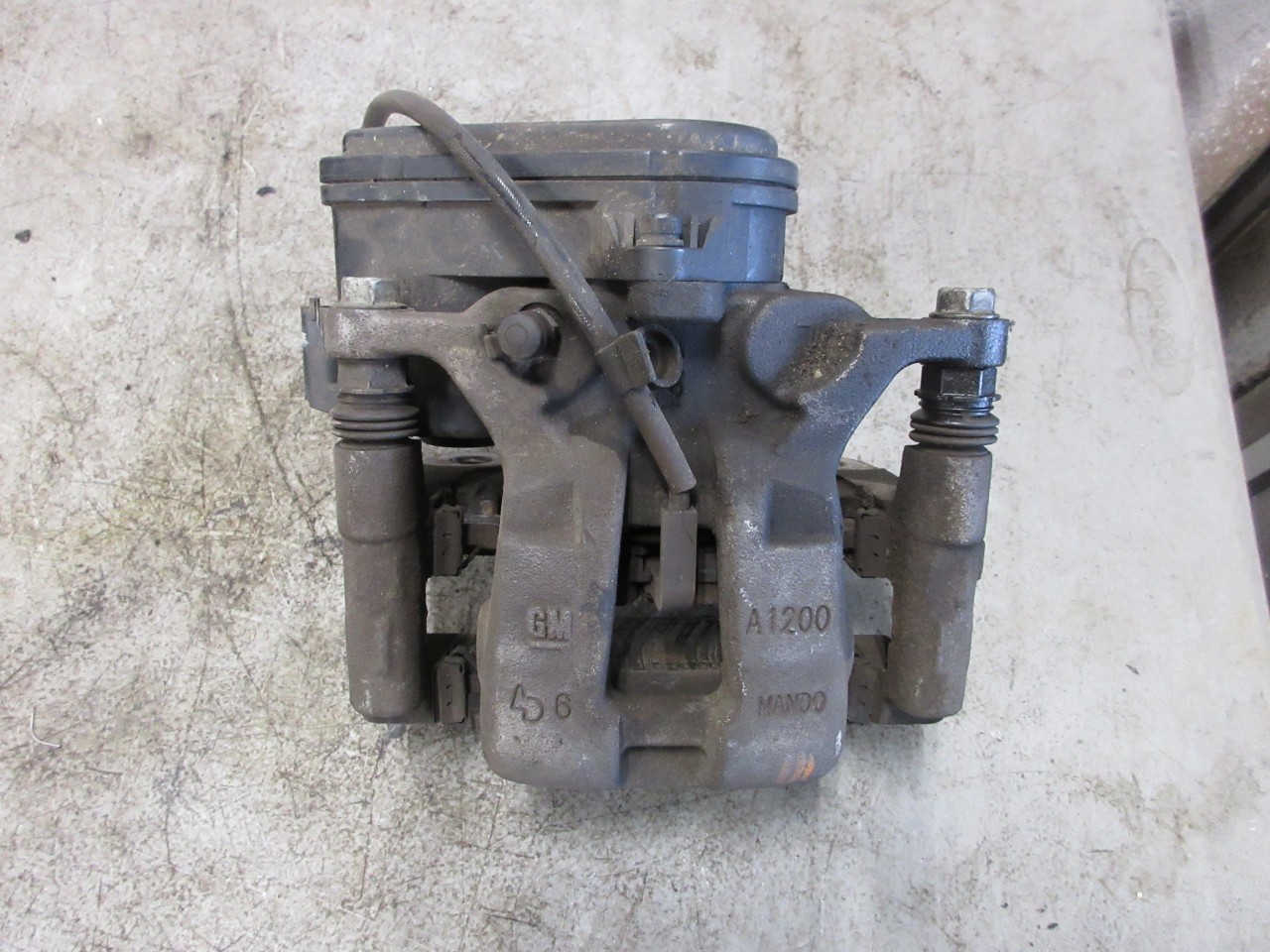 2019-2024 Chevy Silverado OEM RR Rear Left Brake Disc Caliper 84688288