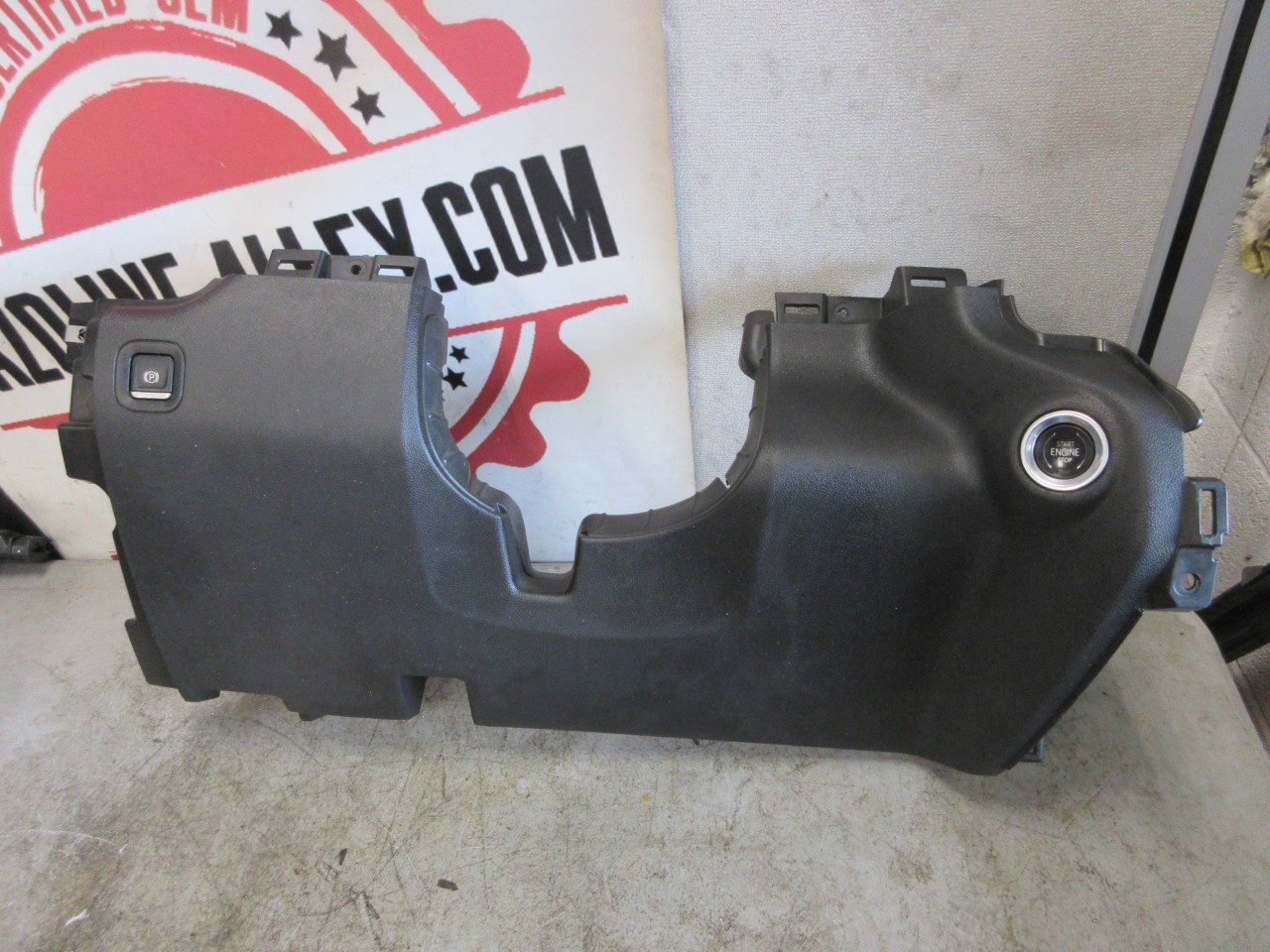 2019-2023 Chevy Silverado OEM Knee Bolster Trim Panel Jet Black 84487347