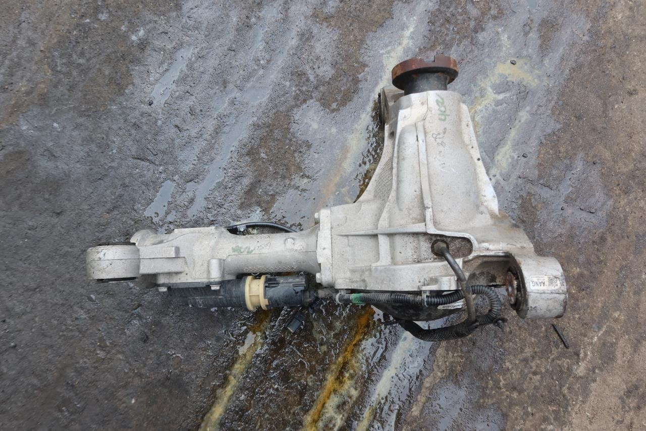 2020-2022 Chevy Silverado OEM Front Differential Axle Carrier 3.23 Ratio 84798155