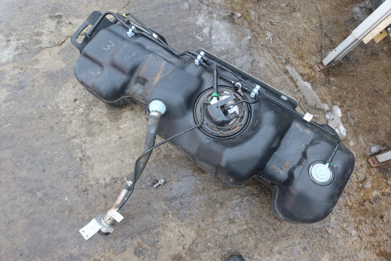 2019-2025 Chevy Silverado 1500 OEM Fuel Tank Assembly Crew Cab 85170646