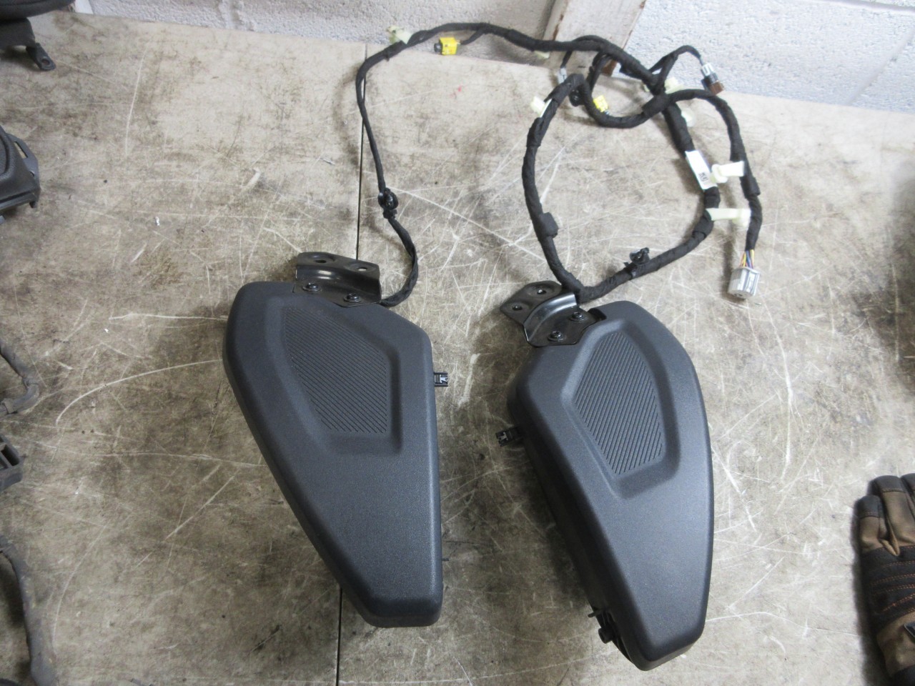 2021-2024 Ford Bronco OEM Left & Right Radio Audio Speaker Pair w/ Harness 