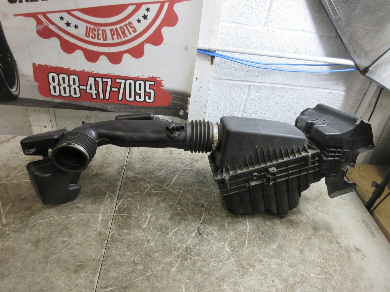18-24 Jeep Wrangler JL Gladiator 3.6L Air Intake Cleaner Box Tube 68257026