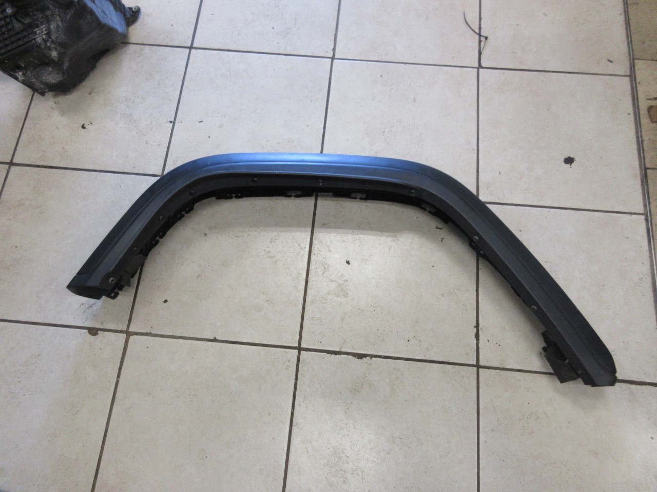 2018-2026 Jeep Wrangler JL Rubicon OEM Right Wheel Opening Flare Molding 6CE78