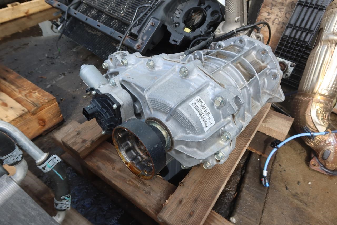 2021-2023 Ford Bronco OEM A/T Part Time Transfer Case MB3P-7A195-AA