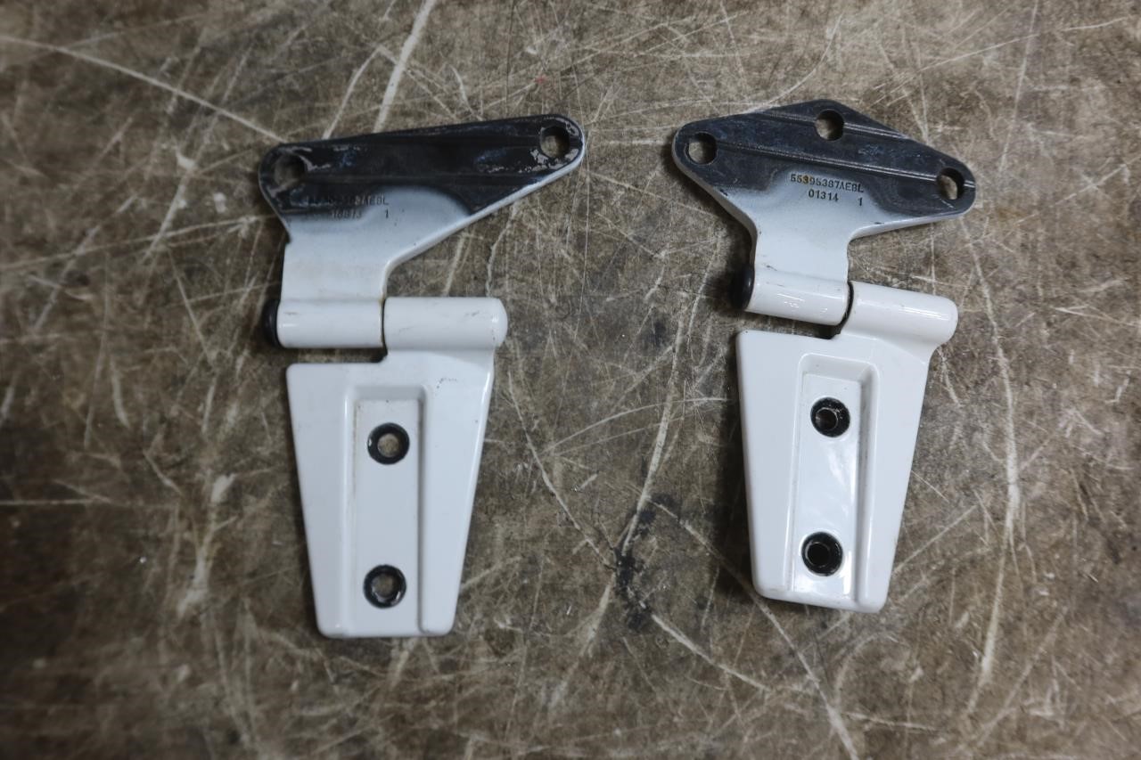 2007-2018 Jeep Wrangler JK OEM Driver Door Hinges Front / Rear PW7 55395385