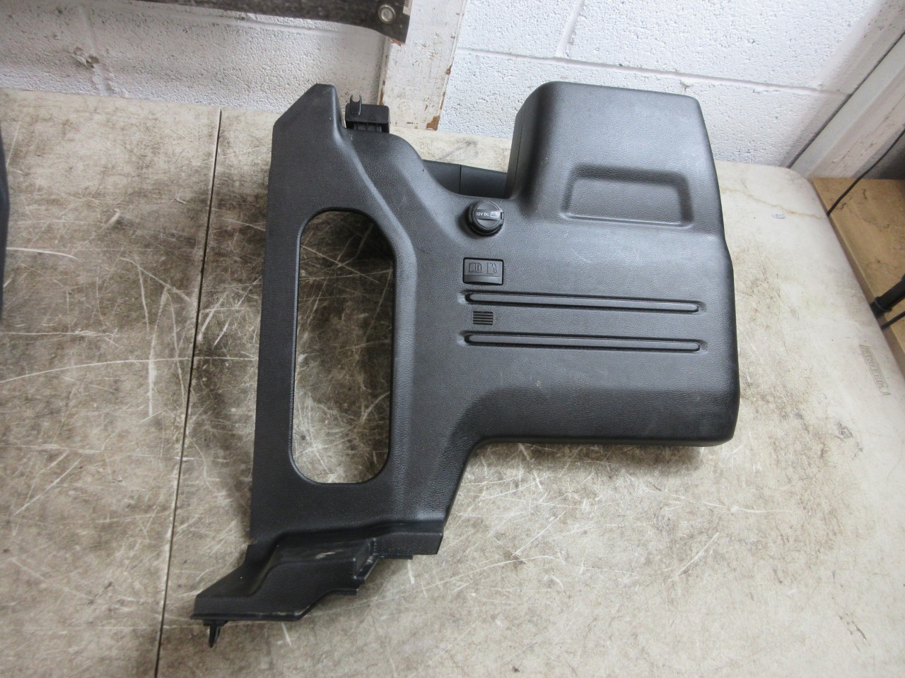 2018-2023 Jeep Wrangler JL Hybrid OEM Rear LH Quarter Trim 6FG53TX7AH