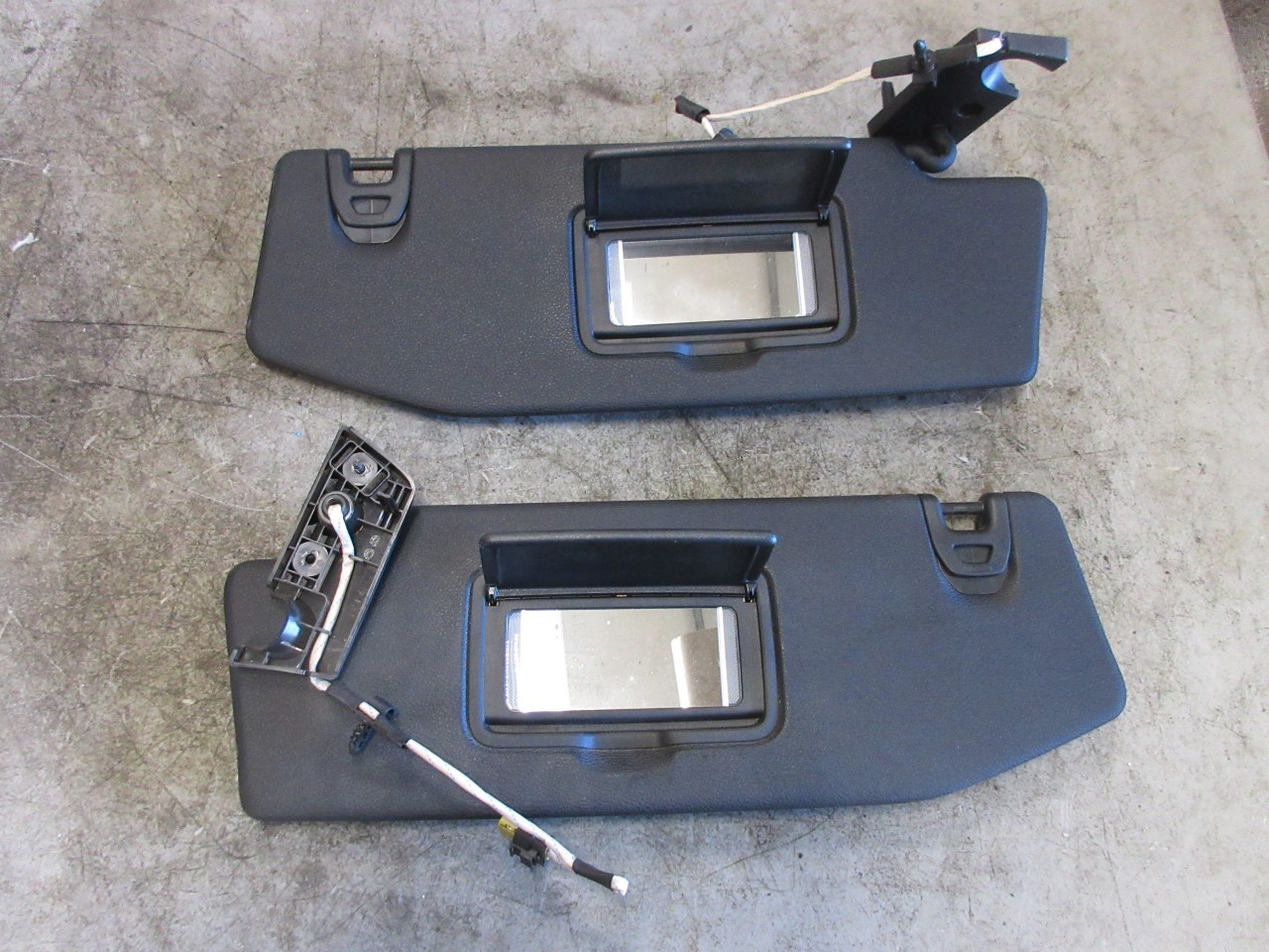 2018-2023 Jeep Wrangler JL /Gladiator OEM Sun Visor Pair Left & Right w/ GDO