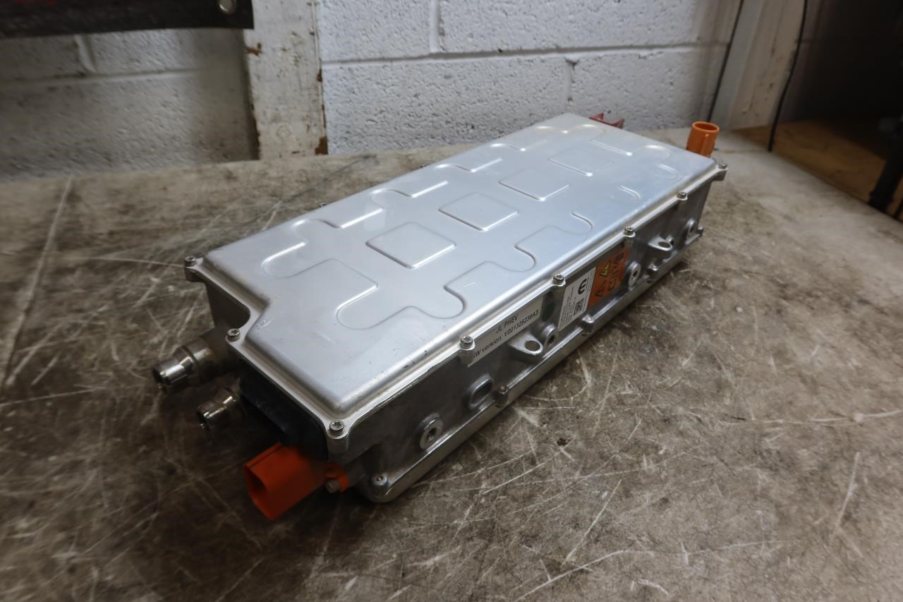 2021-2025 Jeep Wrangler JL Hybrid 4xE OEM Battery Charger Unit 05185035