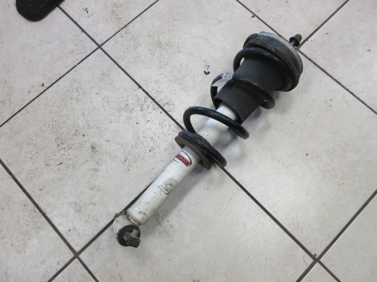 2019-2022 Chevy Silverado 1500 OEM Rancho L/R Shock Absorber Strut 84721650