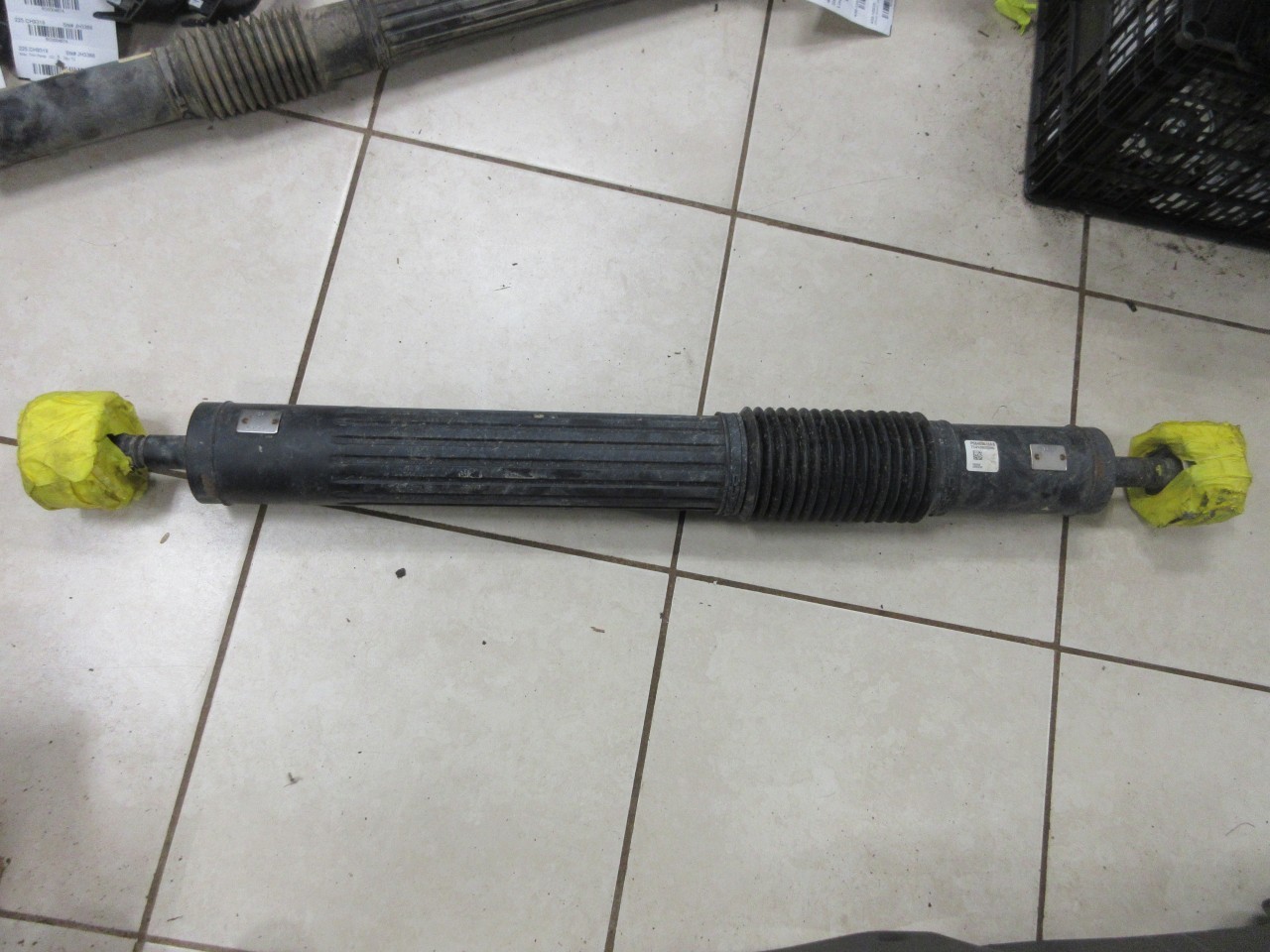 2021-2025 Jeep Wrangler JL 4XE Hybrid OEM 2.0L Rear Drive Shaft 68408610