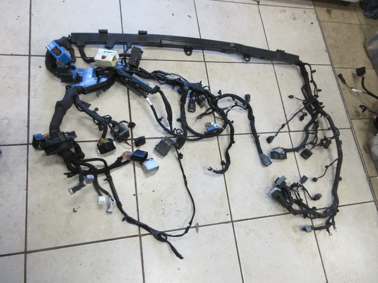 2022 2023 Jeep Wrangler JL 4XE Hybrid OEM Dash Wiring Harness 68528887