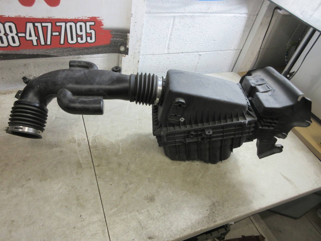 18-24 Jeep Wrangler JL 4XE Hybrid OEM 2.0L Air Cleaner Intake Assembly 68277990