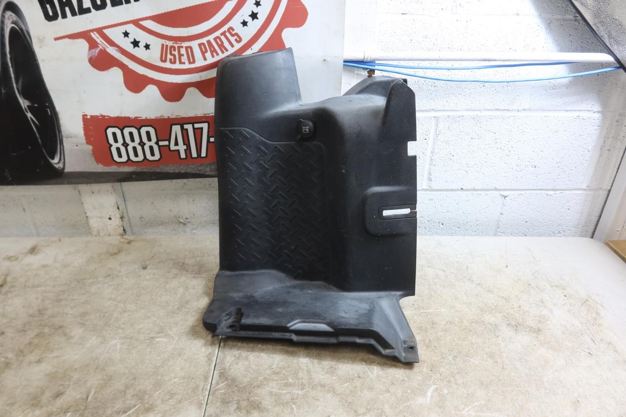 2015-18 Jeep Wrangler JK JKU OEM Rear Right Passenger Quarter Panel Trim w/ Plug

Pics fixed as of 4-3-25