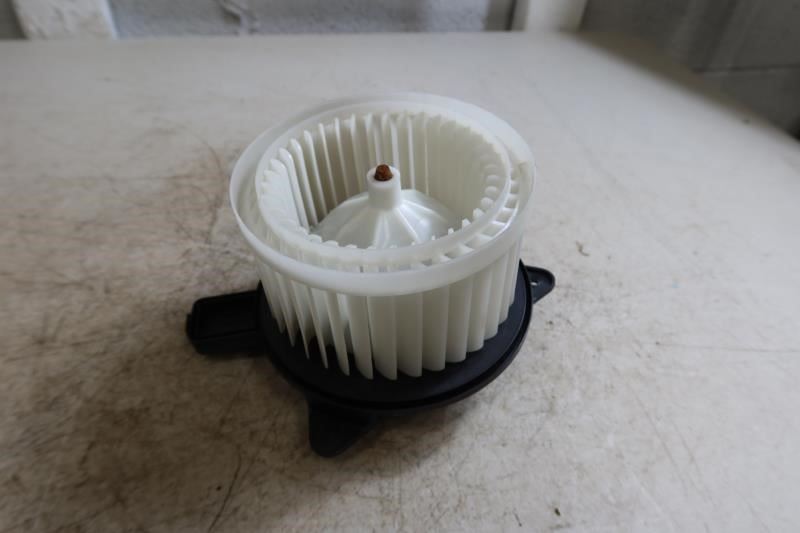 2018-2025 Jeep Wrangler JL Gladiator JT OEM Blower Motor Assembly 68301851AA