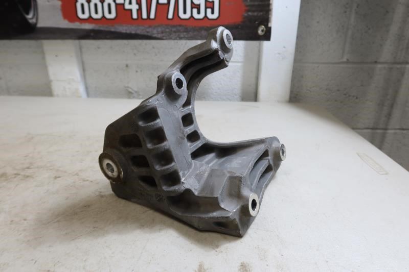 2018-2023 Jeep Wrangler JL 2.0L OEM Engine Motor Mount 68271533